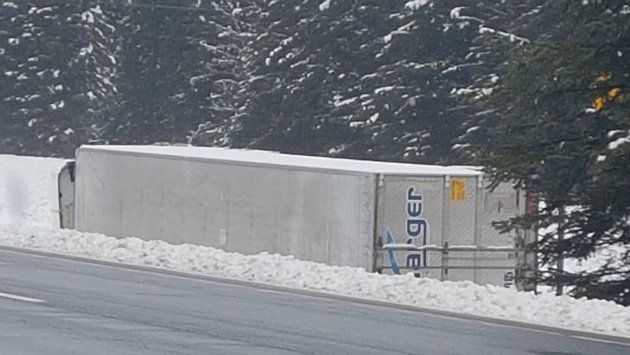 Tractor-trailer to be removed tomorrow, weather permitting: OPP