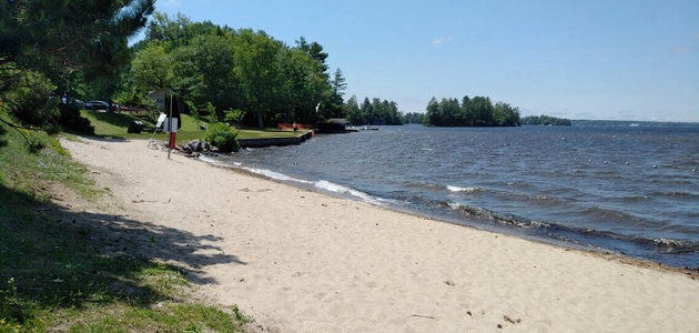 <br><strong>Be informed about water quality before heading to the beach</strong>