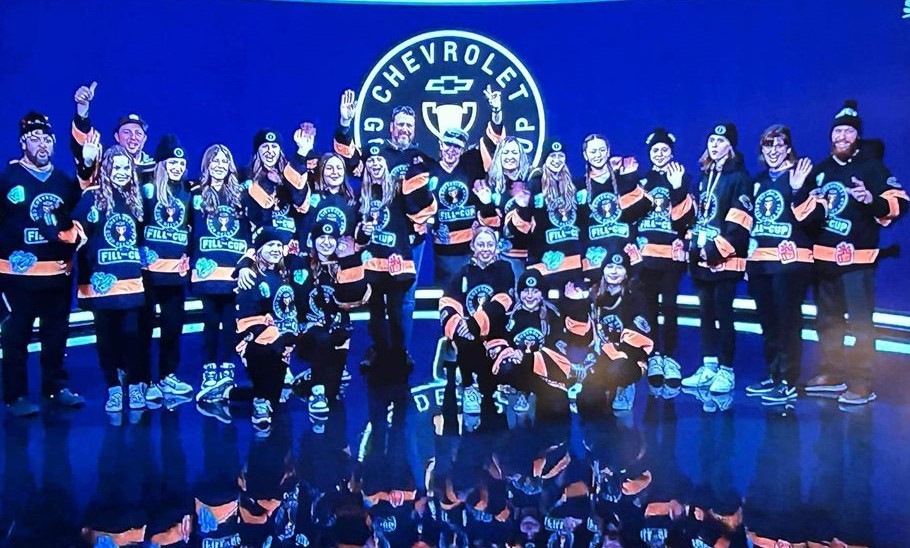 ZbOzA1Vo-Girls-hockey.jpg