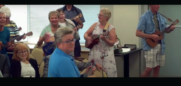 Ukulele players flash mob Gravenhurst council 