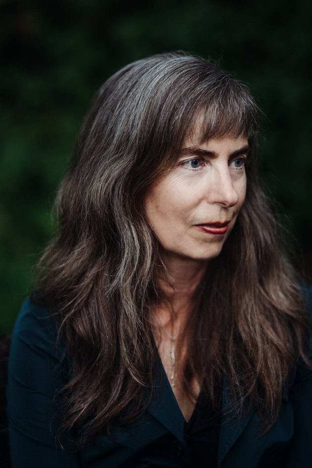 Catherine Bush speaks on novels to short stories