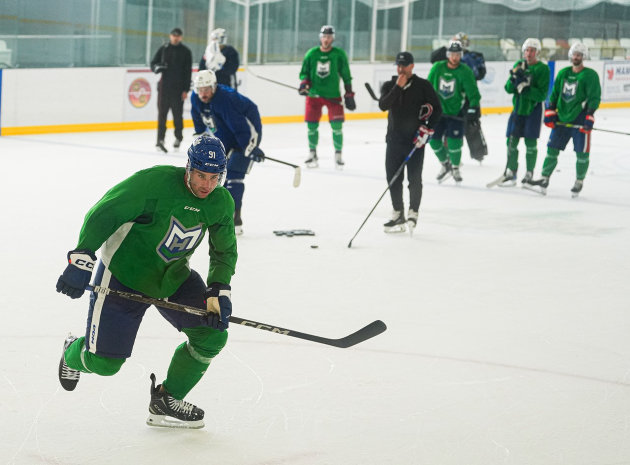 NHL open skate and autograph session Aug. 25 in Bracebridge