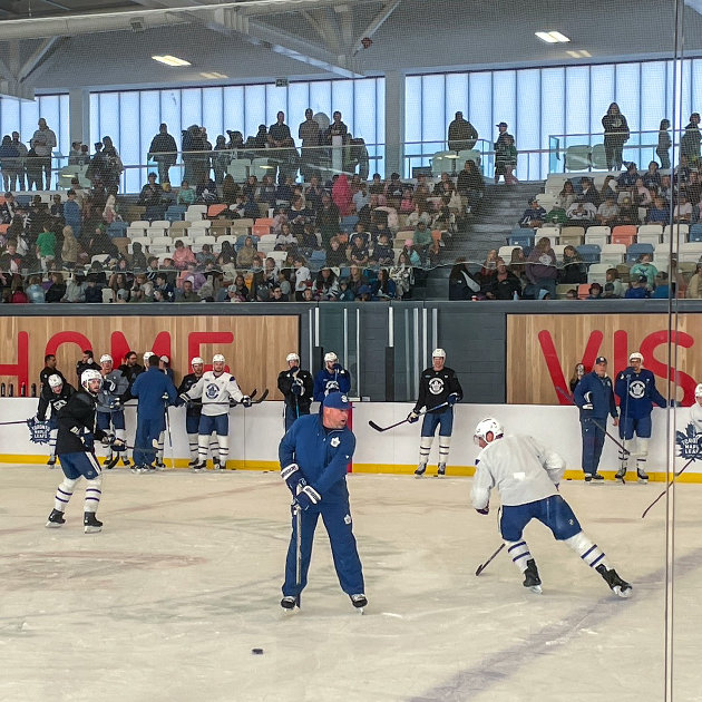 More than 900 students attend Maple Leafs practice in Bracebridge