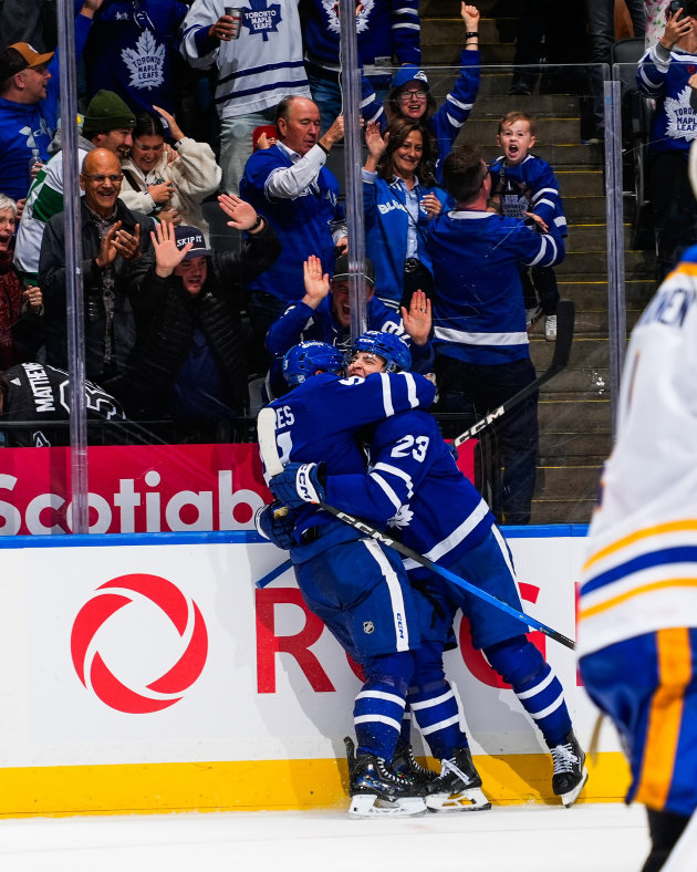 Contest Offers Leafs Gold Tickets for Food Bank Donations