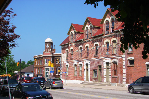 Gravenhurst Council Weighs Vacant Building Registry, Escalating Fines to Tackle Downtown Eyesores