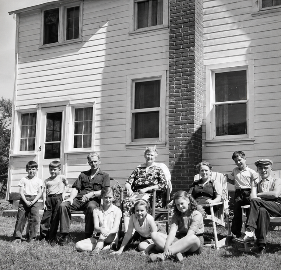 Brooks-Family-B.png