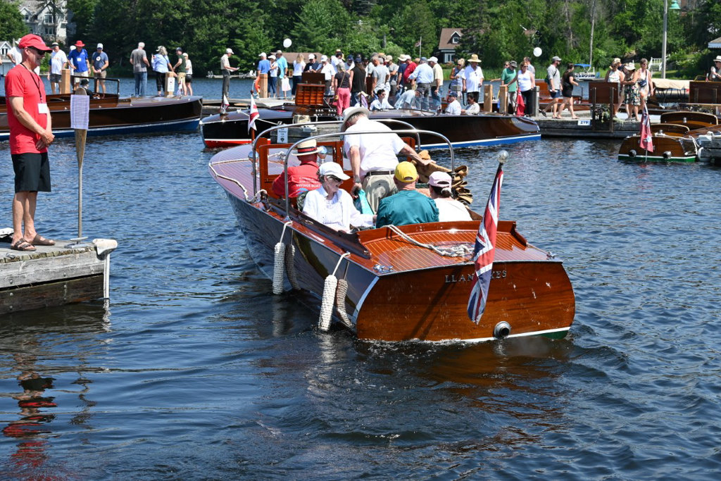 ACBS-Toronto-Vintage-Boat-Show-at-Muskoka-Wharf-Gravenhurst-5.JPG
